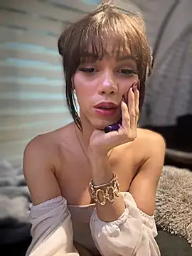 Snapshot of Carlita_cute chatting on December 2024 04:41:02 AM Carlita cute online show from December 2024 04:41:02 AM