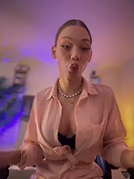 Snapshot of Carlita_cute chatting on December 2024 09:32:02 PM Carlita cute online show from December 2024 09:32:02 PM