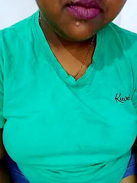 Snapshot of Sexy--queen1 chatting on November 2025 04:16:01 PM Sexy--queen1 online show from November 2025 04:16:01 PM