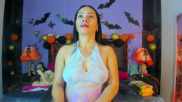 MaduraLuciana online show from October 2025 10:45:01 AM