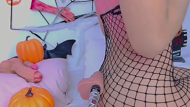 LinayAndValenMVP online show from October 2025 01:11:01 PM