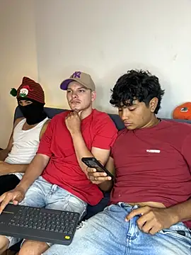  Ottis  online show from November 2025 05:57:02 PM