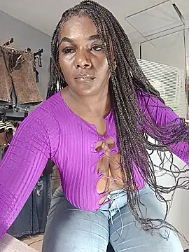 Snapshot of MAREIA_25 chatting on February 2026 04:10:02 PM MAREIA 25 online show from February 2026 04:10:02 PM