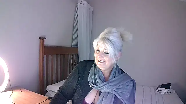 Snapshot of Miahotmilf chatting on February 2025 07:46:01 PM Miahotmilf online show from February 2025 07:46:01 PM