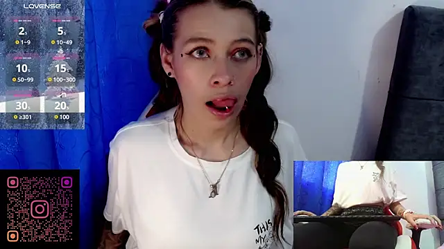 Snapshot of sweetlittlelisa chatting on December 2024 09:20:01 PM sweetlittlelisa online show from December 2024 09:20:01 PM