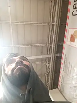 weedmanhot28 online show from December 2024 06:23:02 PM