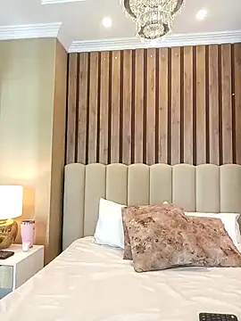 Snapshot of MonicaMoret chatting on February 2025 12:06:01 PM MonicaMoret online show from February 2025 12:06:01 PM