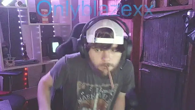 Snapshot of OnlyBlazexx chatting on January 2026 03:11:02 AM OnlyBlazexx online show from January 2026 03:11:02 AM