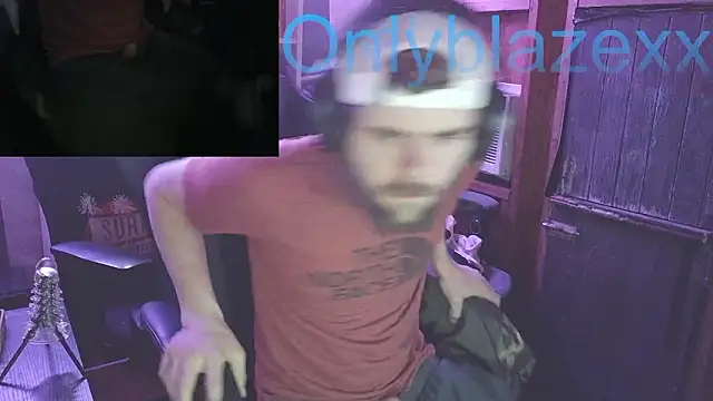 Snapshot of OnlyBlazexx chatting on January 2026 07:01:02 AM OnlyBlazexx online show from January 2026 07:01:02 AM