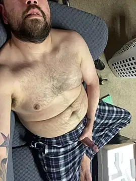 bighung1990 online show from October 2025 08:25:01 PM