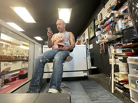 Snapshot of RawRyder8 chatting on December 2024 10:06:01 PM RawRyder8 online show from December 2024 10:06:01 PM