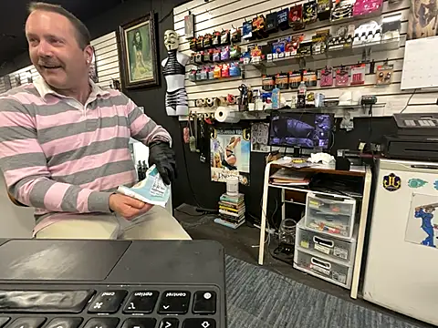 Snapshot of RawRyder8 chatting on February 2025 09:10:01 PM RawRyder8 online show from February 2025 09:10:01 PM