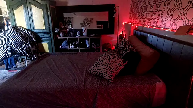 Snapshot of RawRyder8 chatting on October 2025 11:35:01 PM RawRyder8 online show from October 2025 11:35:01 PM