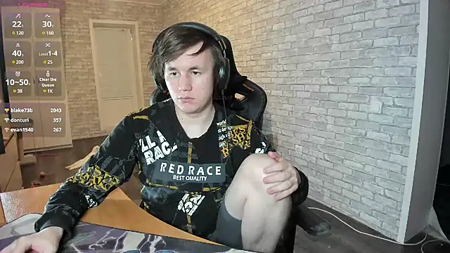 iliaskrislove online show from March 2025 06:00:01 PM