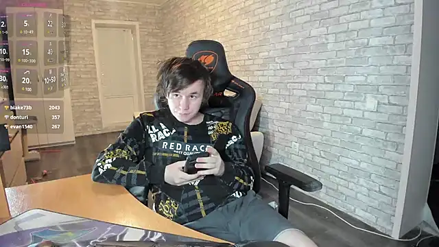 iliaskrislove online show from March 2025 07:31:02 PM