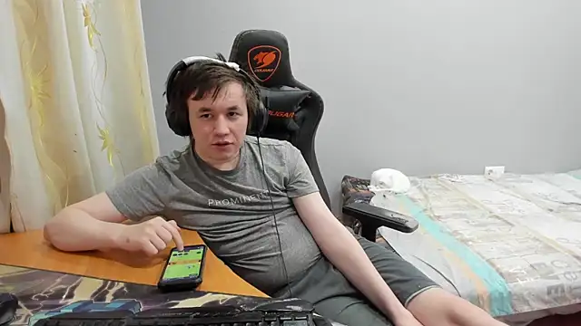 iliaskrislove online show from February 2026 10:11:02 PM