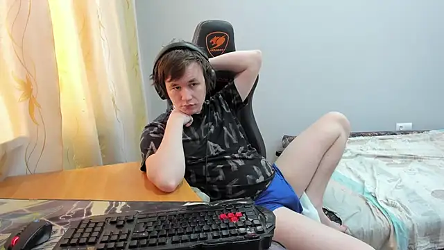 iliaskrislove online show from April 2026 03:04:02 AM