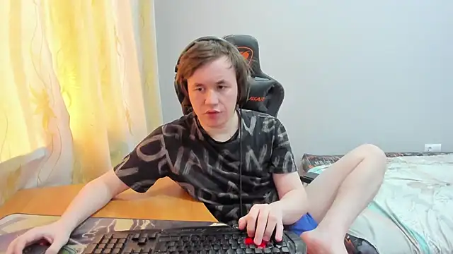 iliaskrislove online show from April 2026 10:02:01 AM