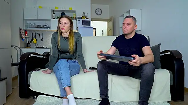 littlesweettifany online show from November 2025 12:15:02 PM