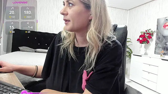 KattyeFox online show from November 2025 10:26:02 PM