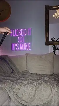 Snapshot of Sub-Mila chatting on October 2025 08:18:02 PM Sub-Mila online show from October 2025 08:18:02 PM