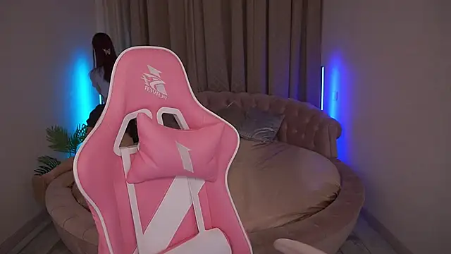 Snapshot of CozyMell chatting on March 2025 06:57:02 AM CozyMell online show from March 2025 06:57:02 AM