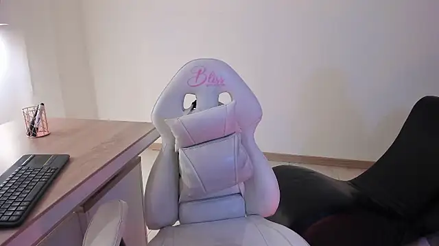 Snapshot of Barbara_honey chatting on October 2025 12:59:01 PM Barbara honey online show from October 2025 12:59:01 PM