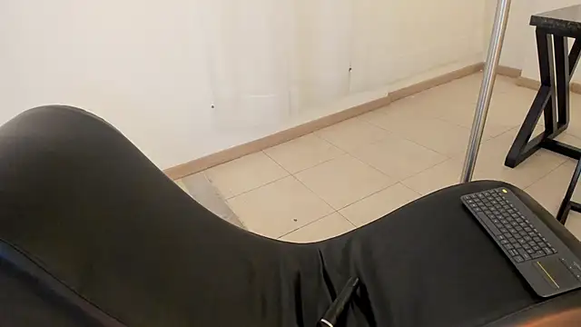 Snapshot of Barbara_honey chatting on November 2025 01:00:02 PM Barbara honey online show from November 2025 01:00:02 PM