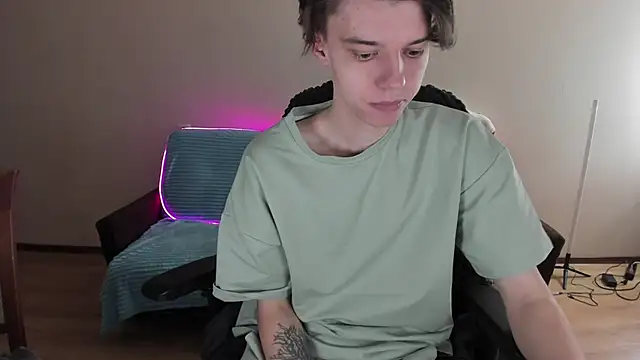 Snapshot of Liam_sexy1 chatting on January 2025 04:58:01 AM Liam sexy1 online show from January 2025 04:58:01 AM