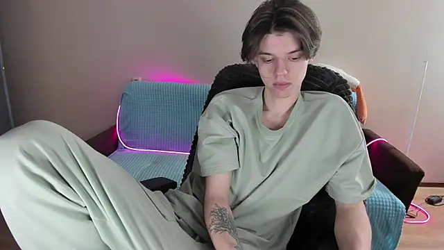 Snapshot of Liam_sexy1 chatting on February 2025 08:22:02 AM Liam sexy1 online show from February 2025 08:22:02 AM