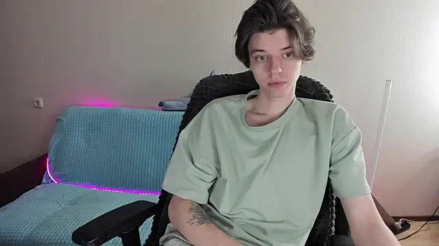 Snapshot of Liam_sexy1 chatting on February 2025 08:58:02 AM Liam sexy1 online show from February 2025 08:58:02 AM