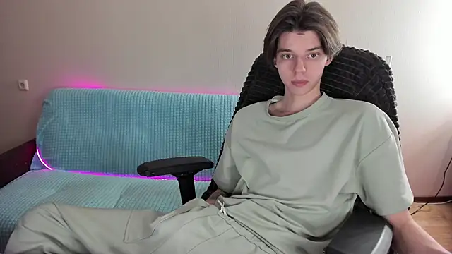 Snapshot of Liam_sexy1 chatting on February 2025 02:20:01 PM Liam sexy1 online show from February 2025 02:20:01 PM