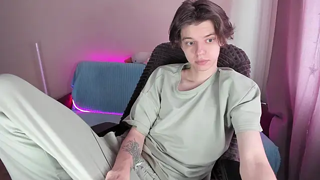 Snapshot of Liam_sexy1 chatting on February 2025 08:26:02 AM Liam sexy1 online show from February 2025 08:26:02 AM