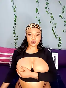 Snapshot of Sugartonguexx chatting on February 2025 07:42:01 PM Sugartonguexx online show from February 2025 07:42:01 PM