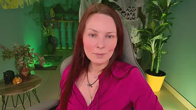 Snapshot of VandaRossi chatting on October 2025 05:08:01 AM VandaRossi online show from October 2025 05:08:01 AM