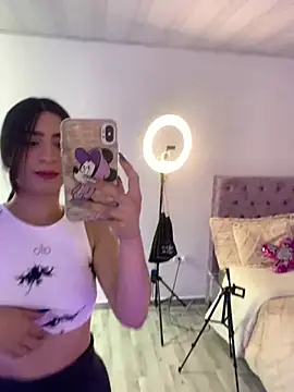 Snapshot of samantha_evans2 chatting on February 2025 04:01:01 AM samantha evans2 online show from February 2025 04:01:01 AM