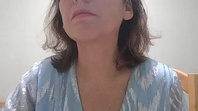 Snapshot of HollyJewel chatting on October 2025 06:47:01 PM HollyJewel online show from October 2025 06:47:01 PM