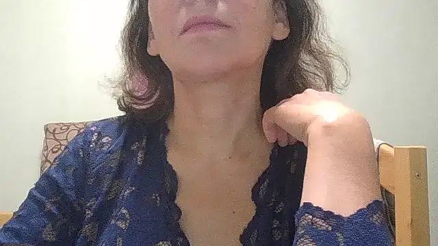 Snapshot of HollyJewel chatting on October 2025 05:06:02 PM HollyJewel online show from October 2025 05:06:02 PM