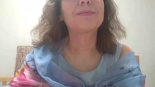 Snapshot of HollyJewel chatting on December 2025 06:47:02 PM HollyJewel online show from December 2025 06:47:02 PM