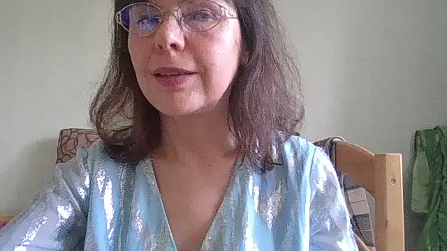 HollyJewel online show from April 2026 12:45:02 PM