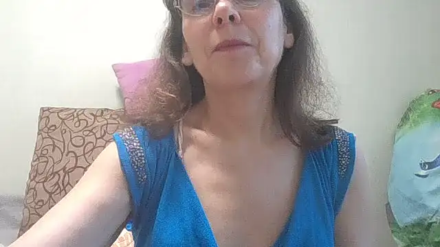 HollyJewel online show from June 2026 03:55:01 PM