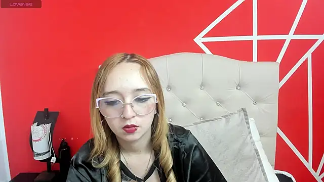 Liaroberts1 online show from January 2025 06:06:02 PM