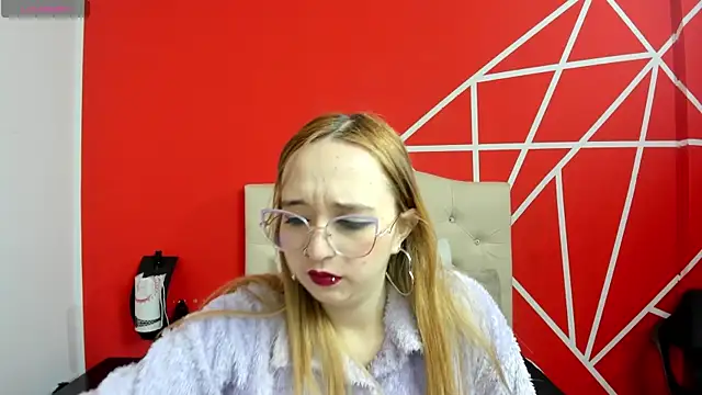 Liaroberts1 online show from January 2025 12:02:02 PM