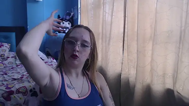 Liaroberts1 online show from March 2025 03:13:02 PM