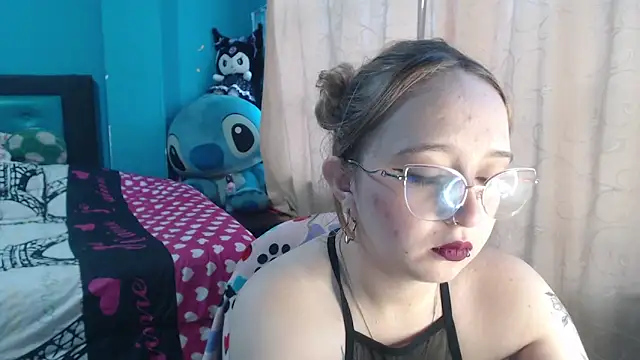 Liaroberts1 online show from March 2025 11:50:02 AM