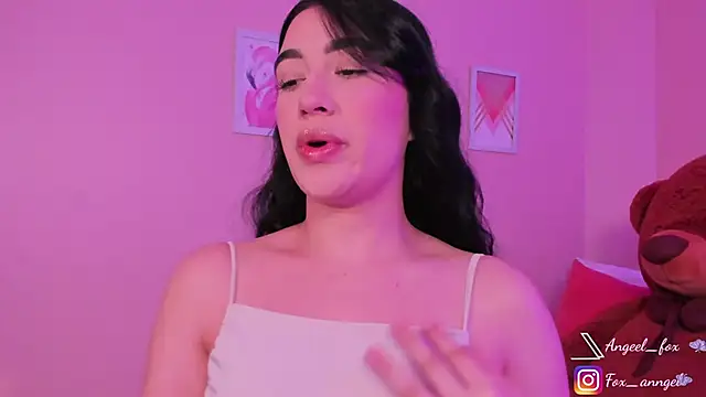 Snapshot of angeel_fox chatting on September 2025 03:06:02 AM angeel fox online show from September 2025 03:06:02 AM