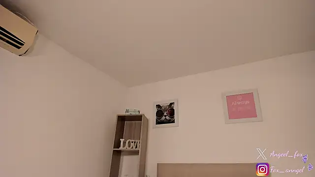 Snapshot of angeel_fox chatting on November 2025 03:28:01 AM angeel fox online show from November 2025 03:28:01 AM