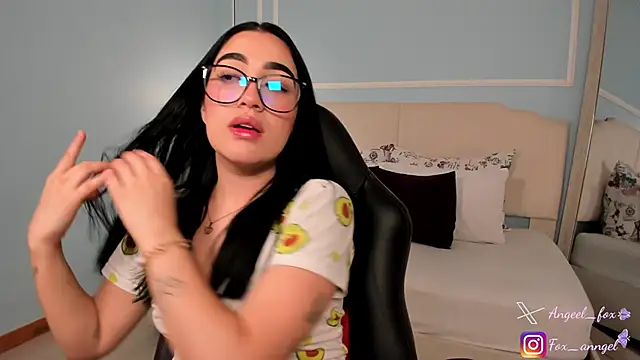 Snapshot of angeel_fox chatting on December 2025 02:38:01 AM angeel fox online show from December 2025 02:38:01 AM