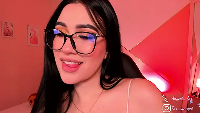 Snapshot of angeel_fox chatting on December 2025 01:07:01 PM angeel fox online show from December 2025 01:07:01 PM