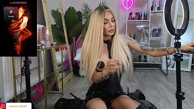 ArianaArianna online show from November 2025 08:09:01 PM